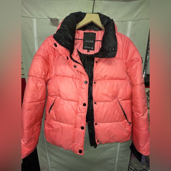 COPY - NOIZE GWEYN SHORT PUFFER IN PINK - Picture 3 of 6